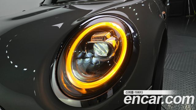 MINI Cooper S 5Door Standard 3rd 2021 — фото 28