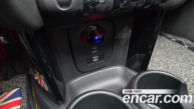 MINI Cooper S 5Door Standard 3rd 2021 — фото 35