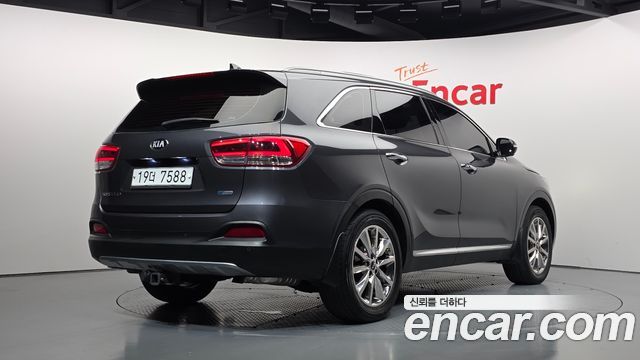 Kia Sorento Diesel 2.0 2WD Noblesse Special 2015 — фото 2