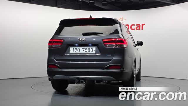 Kia Sorento Diesel 2.0 2WD Noblesse Special 2015 — фото 4