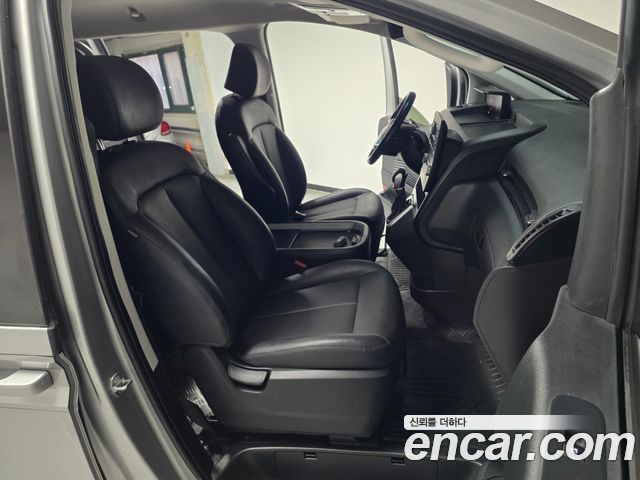 Hyundai Staria Cargo 5-Seater Modern 2023 — фото 9