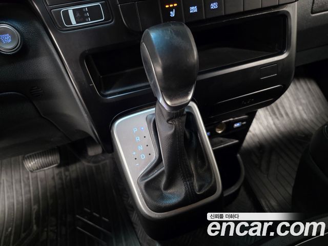 Hyundai Staria Cargo 5-Seater Modern 2023 — фото 17