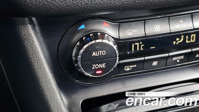 Mercedes-Benz GLA-Class (X156) GLA200 d 2017 — фото 17