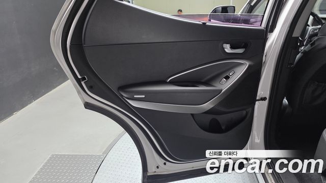 Hyundai Santa Fe (DM) Diesel(e-VGT) 2.0 2WD Premium 2015 — фото 25