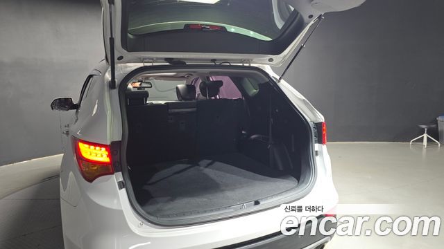 Hyundai Santa Fe (DM) Diesel(e-VGT) 2.0 2WD Premium 2015 — фото 32
