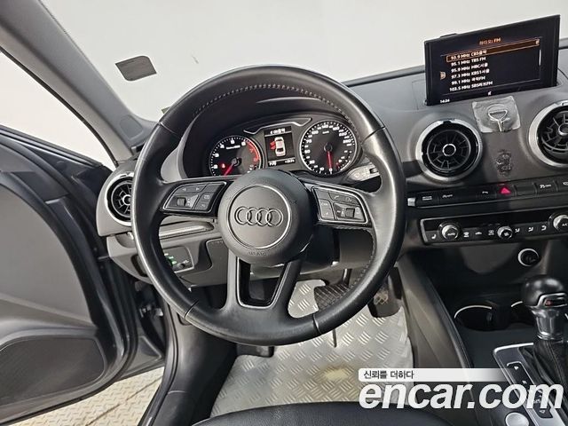 Audi A3 40 TFSI 8V 2018 — фото 9