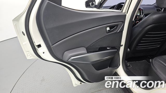 KG Mobility (SsangYong) Tivoli Armor Diesel VX 2WD 2018 — фото 25