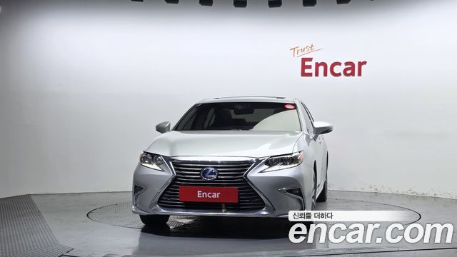 Lexus ES300h Supreme XV60 2017 — фото 3