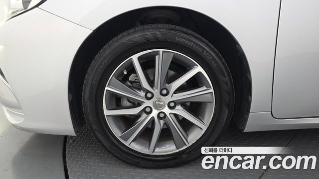 Lexus ES300h Supreme XV60 2017 — фото 5