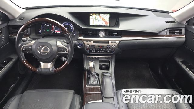 Lexus ES300h Supreme XV60 2017 — фото 7