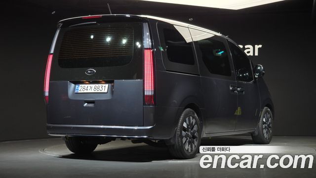 Hyundai Staria Lounge 9-Seater Prestige 2022 — фото 2