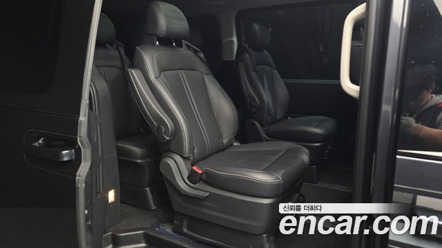 Hyundai Staria Lounge 9-Seater Prestige 2022 — фото 11