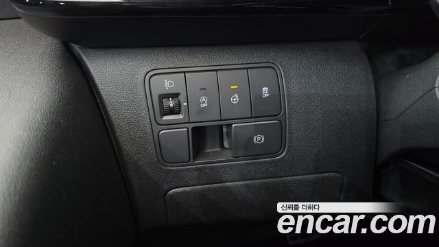 Hyundai Staria Lounge 9-Seater Prestige 2022 — фото 18
