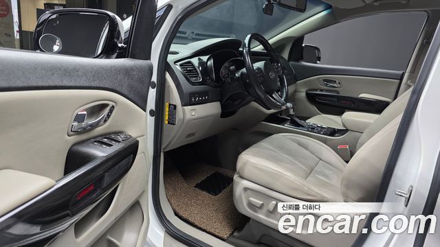 Kia Carnival 7-Seater Limousine President 2019 — фото 10