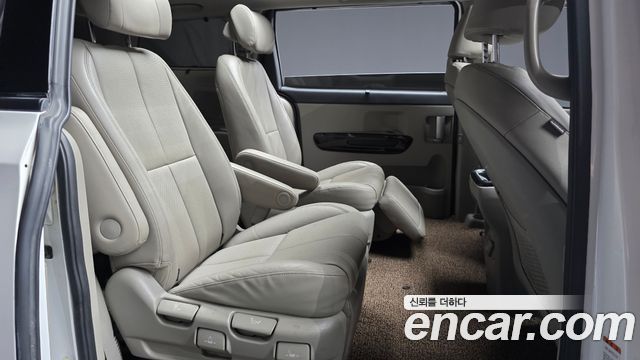 Kia Carnival 7-Seater Limousine President 2019 — фото 11