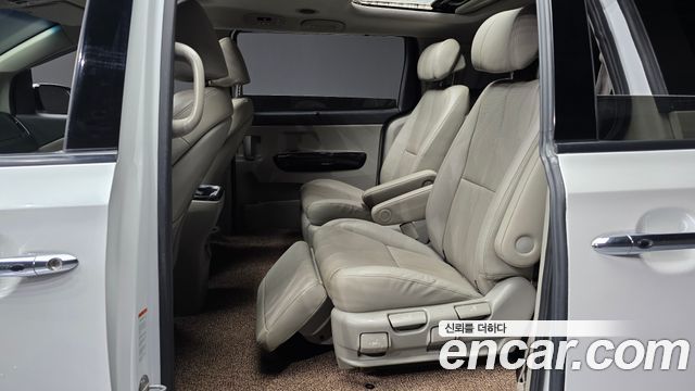 Kia Carnival 7-Seater Limousine President 2019 — фото 12