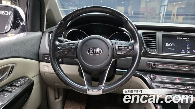 Kia Carnival 7-Seater Limousine President 2019 — фото 14