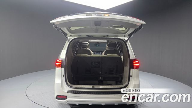 Kia Carnival 7-Seater Limousine President 2019 — фото 20