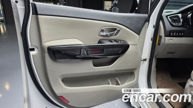 Kia Carnival 7-Seater Limousine President 2019 — фото 24