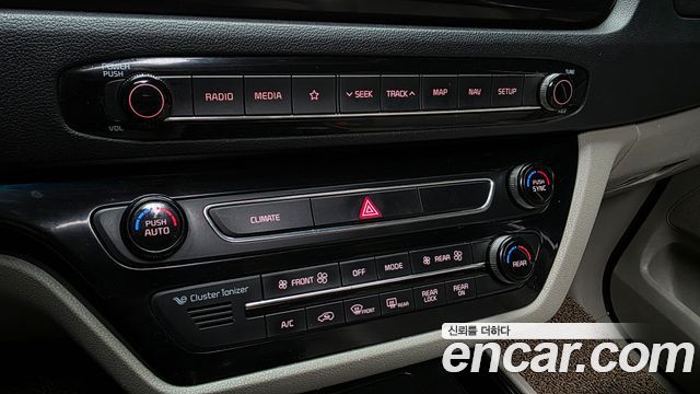 Kia Carnival 7-Seater Limousine President 2019 — фото 32