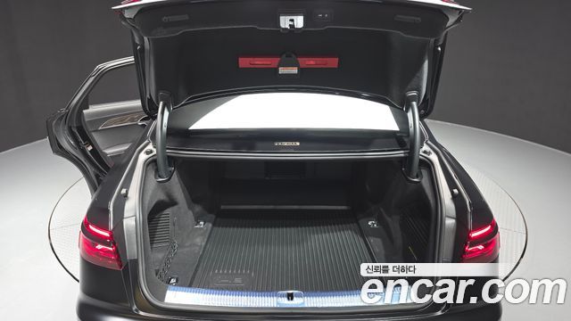 Audi A8 (D5) 55 TFSI Quattro Premium LWB 2023 — фото 24