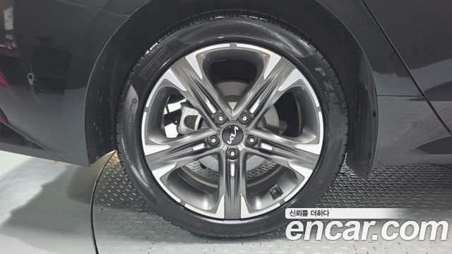 Kia K5 (III) 2.0 Signature 2023 — фото 5