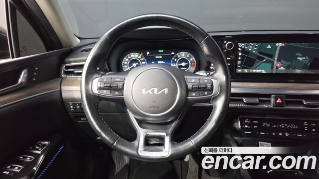 Kia K5 (III) 2.0 Signature 2023 — фото 13