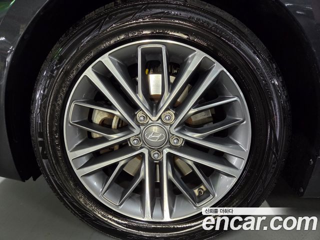 Hyundai Grandeur (IG) 2.4 Premium 2018 — фото 8