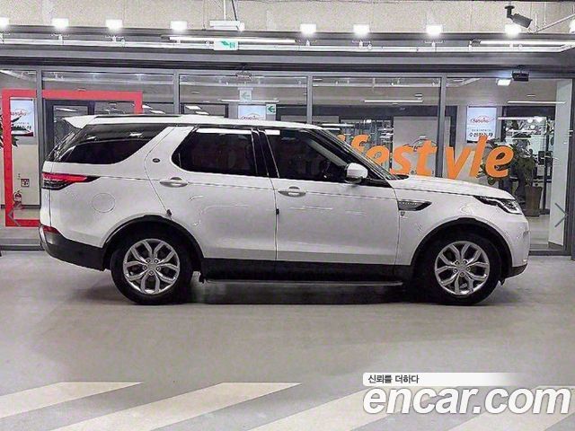 Land Rover Discovery 5 2.0 SD4 SE 2018 — фото 3