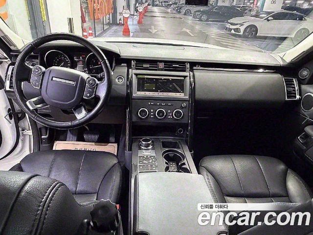 Land Rover Discovery 5 2.0 SD4 SE 2018 — фото 6