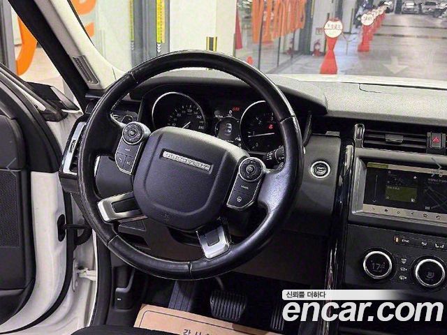 Land Rover Discovery 5 2.0 SD4 SE 2018 — фото 9