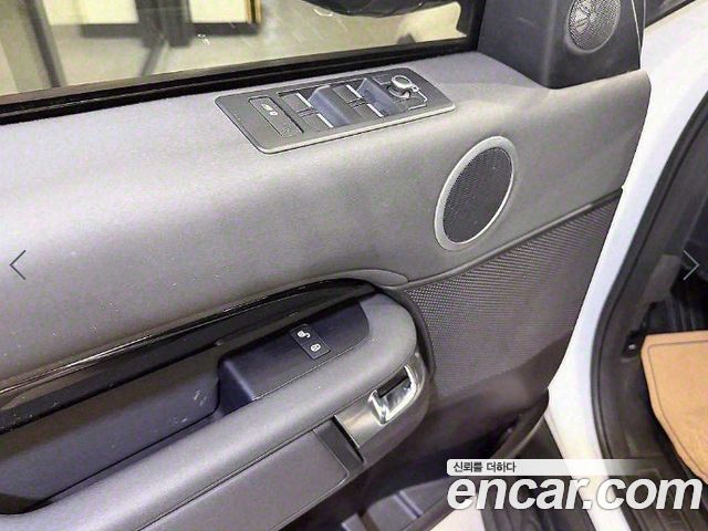 Land Rover Discovery 5 2.0 SD4 SE 2018 — фото 17
