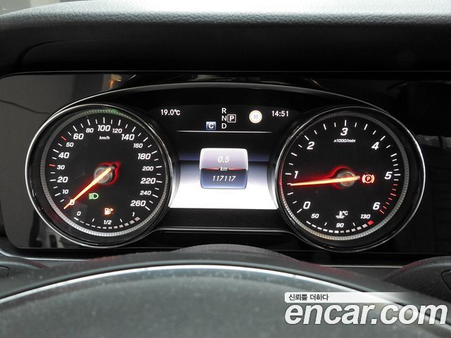 Mercedes-Benz E-Class (W213) E220d Avantgarde 2017 — фото 8