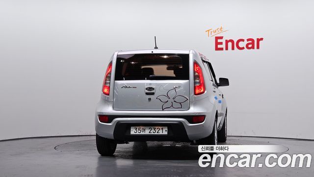 Kia Soul 1.6 GDI Luxury Standard 2012 — фото 4
