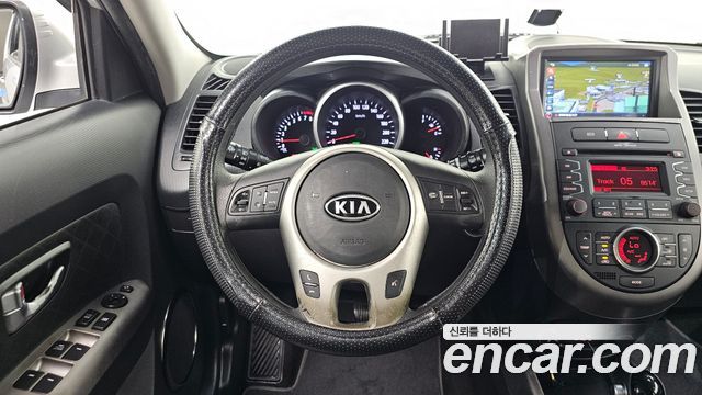 Kia Soul 1.6 GDI Luxury Standard 2012 — фото 13