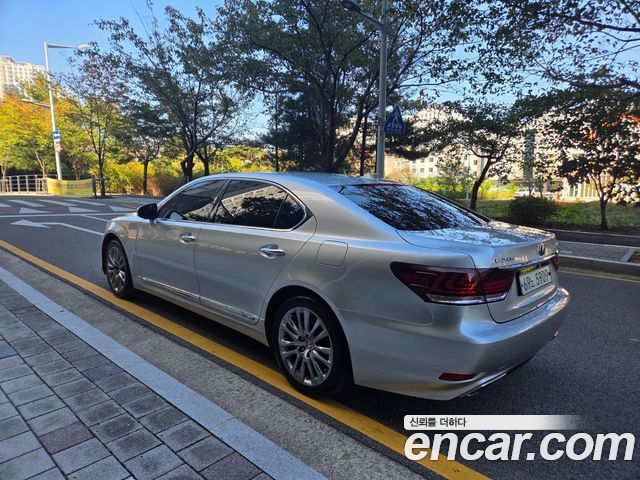 Lexus LS600hL 5-Seats Ottoman XF40 2014 — фото 21