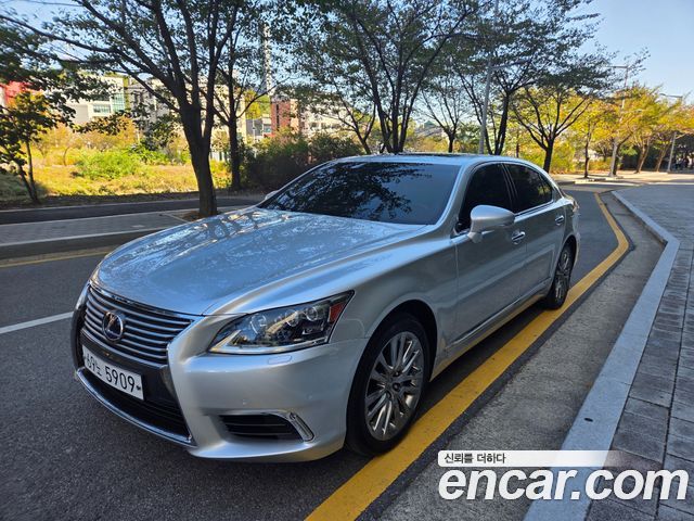Lexus LS600hL 5-Seats Ottoman XF40 2014 — фото 23