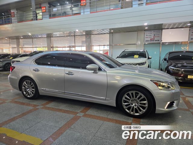 Lexus LS600hL 5-Seats Ottoman XF40 2014 — фото 24