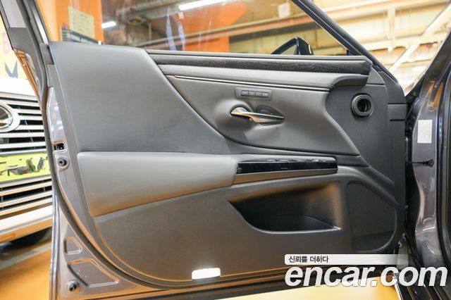 Lexus ES300h (VII) Luxury Plus 2026 — фото 17