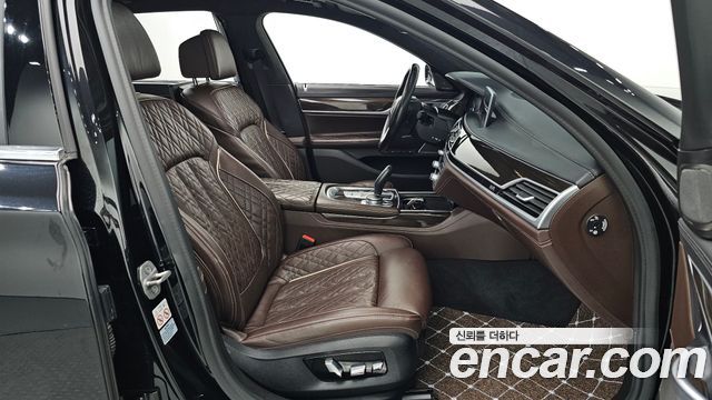 BMW 7 Series (G11) 730Ld xDrive Design Pure Excellence 2021 — фото 11