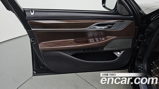 BMW 7 Series (G11) 730Ld xDrive Design Pure Excellence 2021 — фото 24