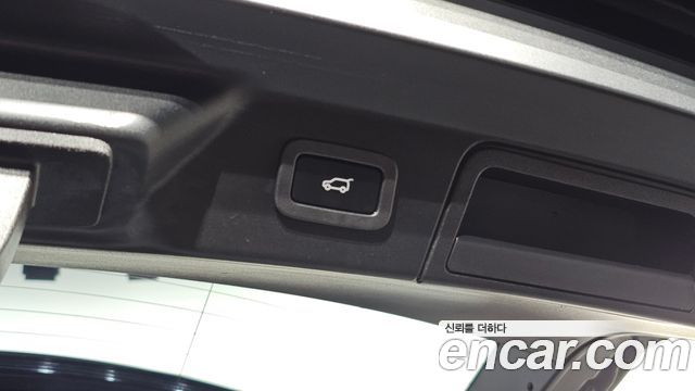 Land Rover Range Rover Velar 3.0 D300 R-Dynamic HSE 2018 — фото 20