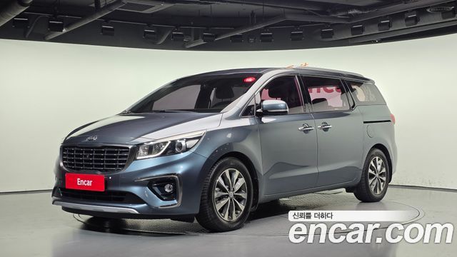 Kia Carnival 11-seater Noblesse 2016 — фото 1