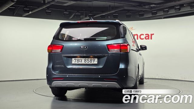 Kia Carnival 11-seater Noblesse 2016 — фото 4