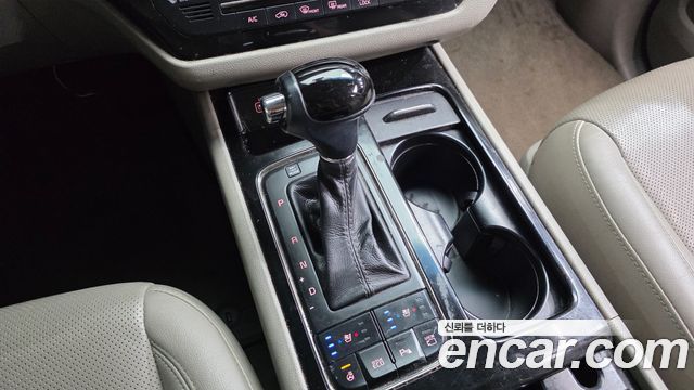 Kia Carnival 11-seater Noblesse 2016 — фото 9