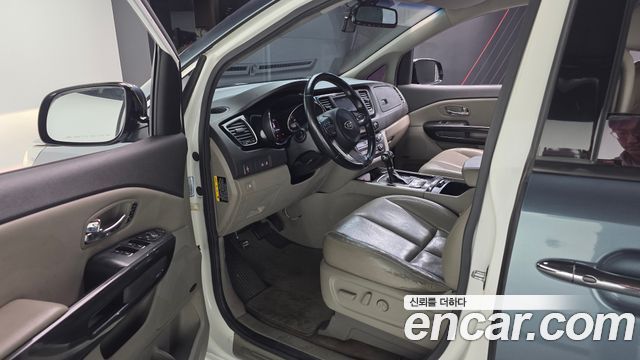 Kia Carnival 11-seater Noblesse 2016 — фото 10