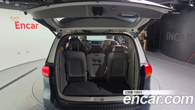 Kia Carnival 11-seater Noblesse 2016 — фото 20