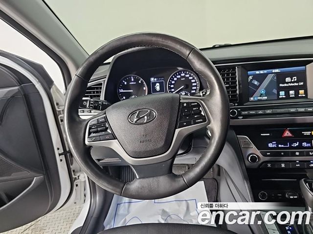Hyundai Avante (AD) 1.6 e-VGT SMART Special 2016 — фото 9
