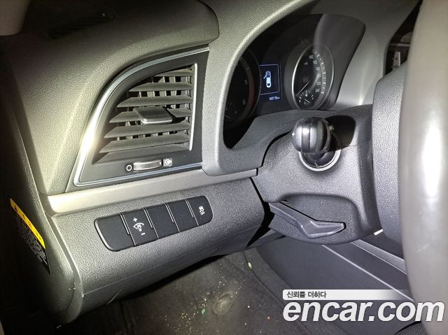 Hyundai Avante (AD) 1.6 e-VGT SMART Special 2016 — фото 12