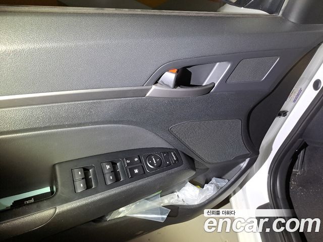 Hyundai Avante (AD) 1.6 e-VGT SMART Special 2016 — фото 13